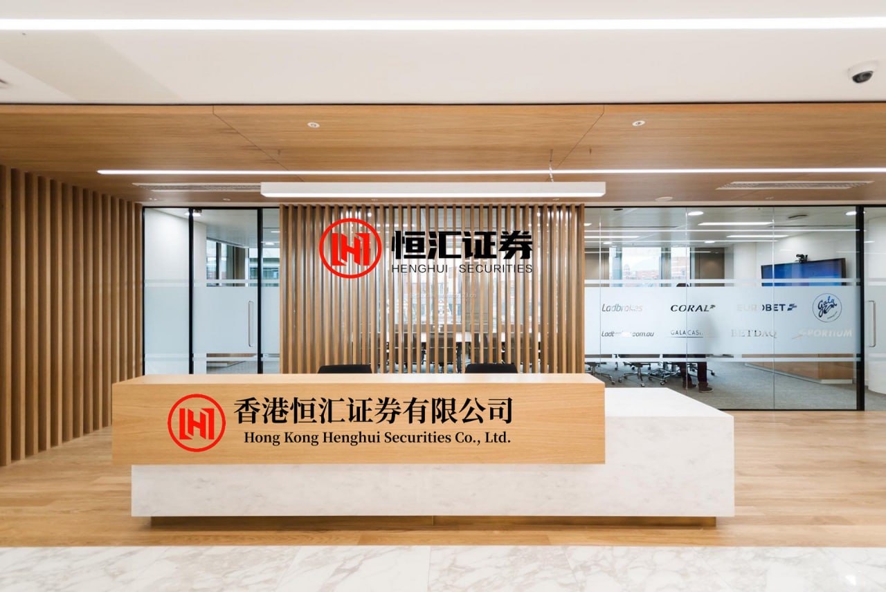 日赢配资 硅基通胀与碳基崩溃：一头灰犀牛正在被养成